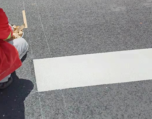 遇到雨季或冬季怎么進(jìn)行道路劃線(xiàn)施工?